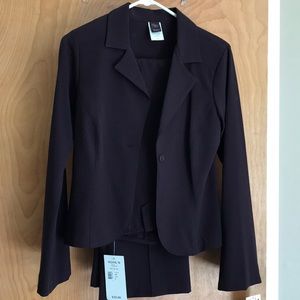 A women’s professional suit